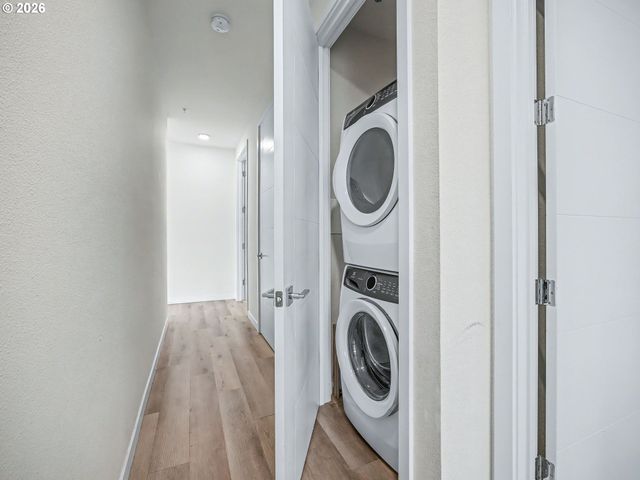 425 Ne BRYANT St 101, Portland, OR 97211