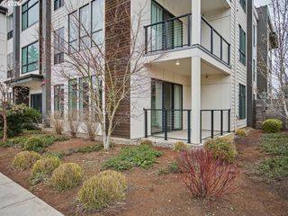 425 Ne BRYANT St 101, Portland, OR 97211
