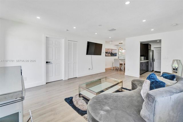 4029 SW 22nd St, West Park, FL 33023