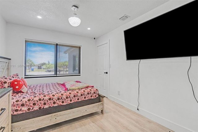 4029 SW 22nd St, West Park, FL 33023