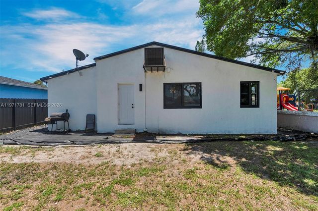 4029 SW 22nd St, West Park, FL 33023