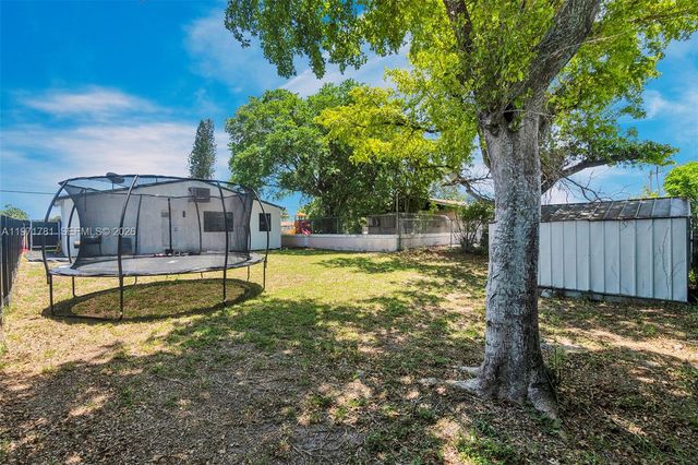 4029 SW 22nd St, West Park, FL 33023