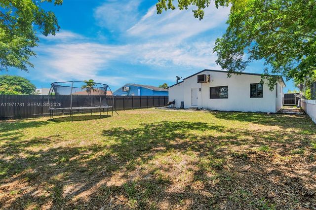 4029 SW 22nd St, West Park, FL 33023