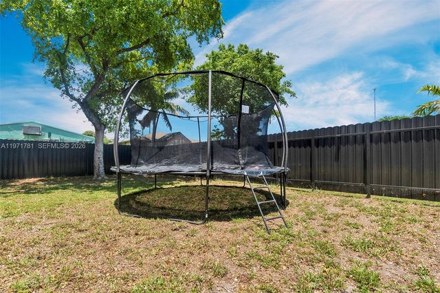 4029 SW 22nd St, West Park, FL 33023