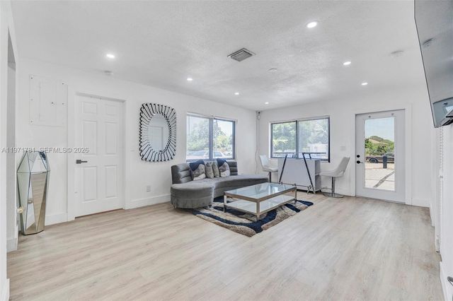 4029 SW 22nd St, West Park, FL 33023