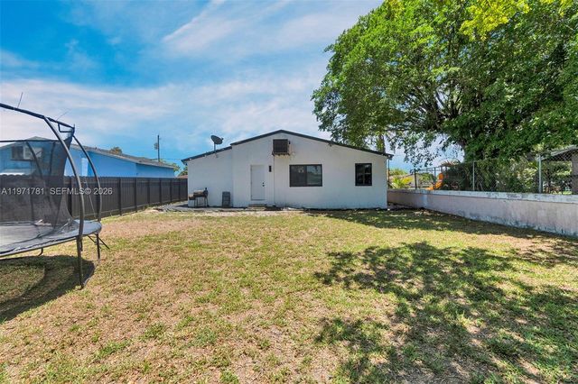 4029 SW 22nd St, West Park, FL 33023