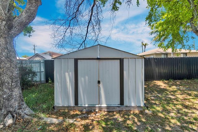 4029 SW 22nd St, West Park, FL 33023