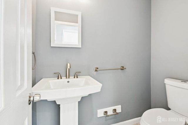 213 Swedes Run Drive, Delran, NJ 08075