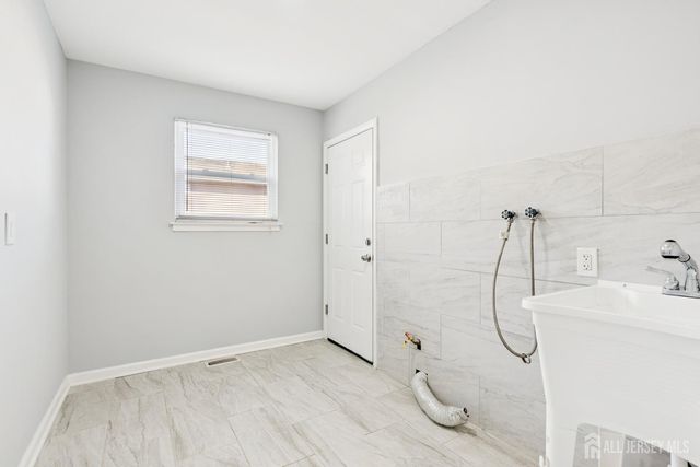 213 Swedes Run Drive, Delran, NJ 08075