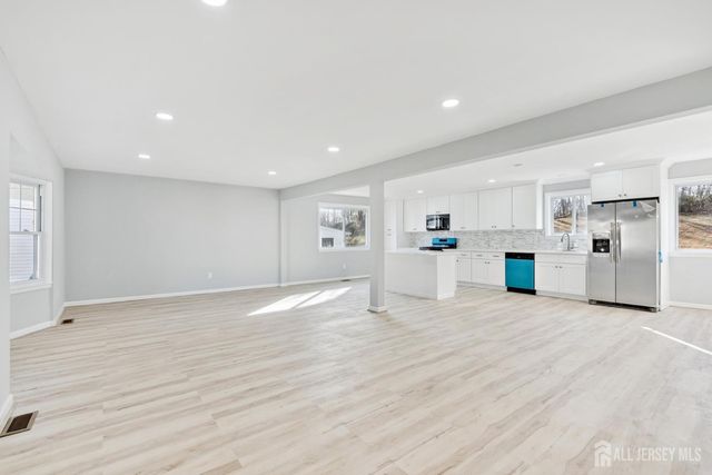 213 Swedes Run Drive, Delran, NJ 08075