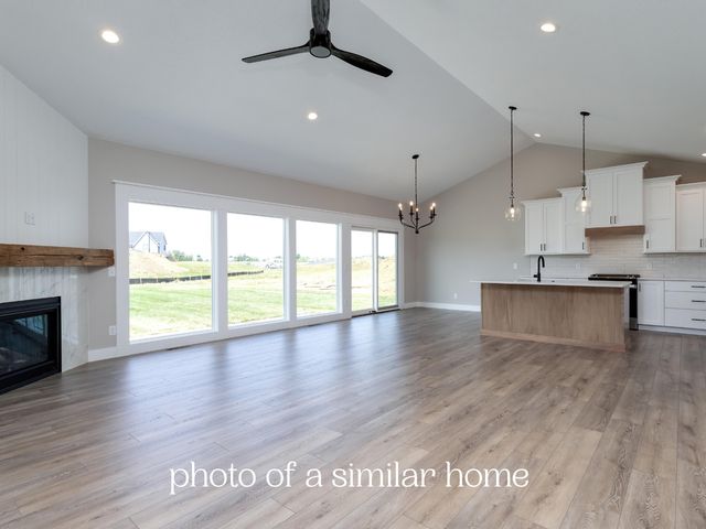 7001 Black Oak Drive, Bettendorf, IA 52722