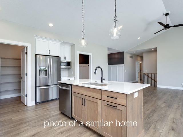 7001 Black Oak Drive, Bettendorf, IA 52722