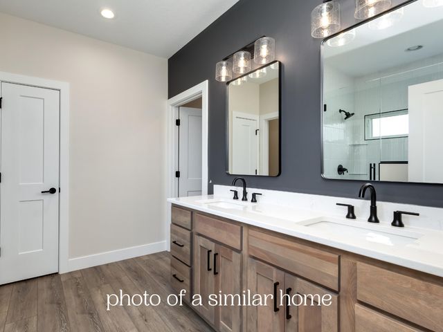 7001 Black Oak Drive, Bettendorf, IA 52722