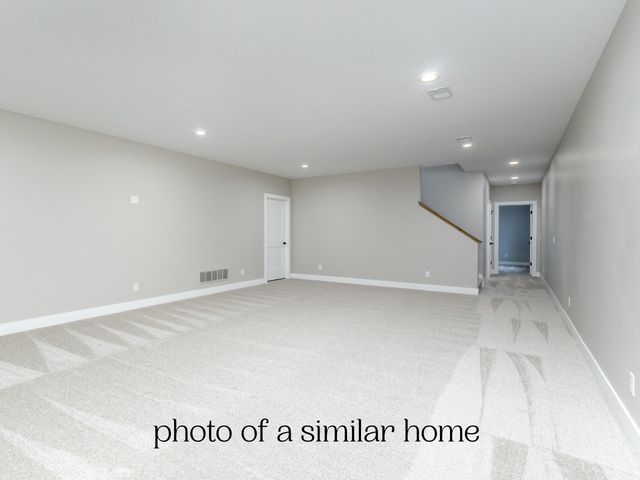 7001 Black Oak Drive, Bettendorf, IA 52722