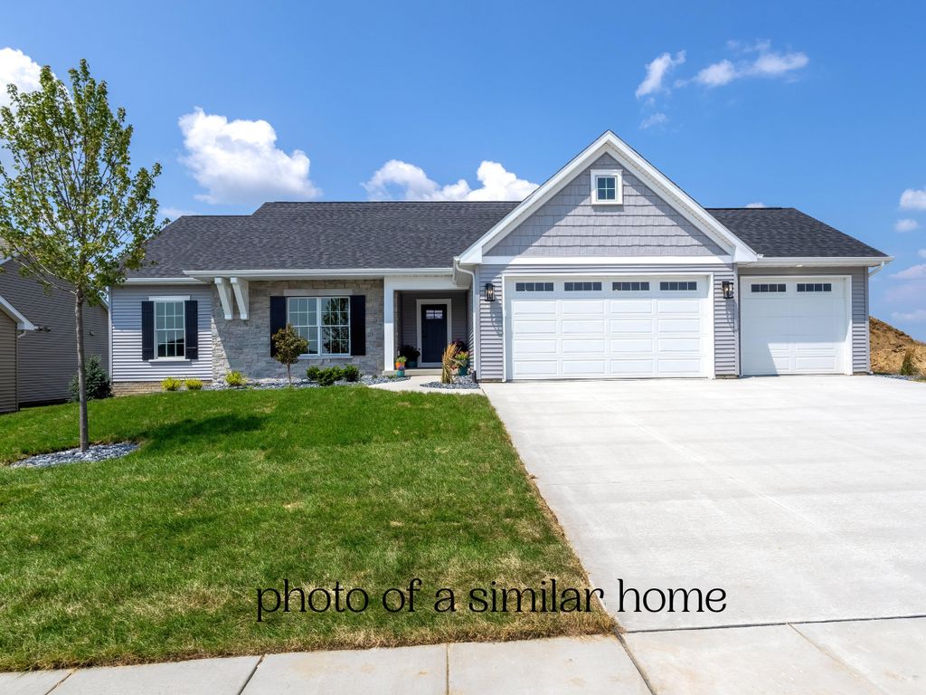 7001 Black Oak Drive, Bettendorf, IA 52722