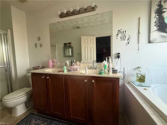 1804 Mizzen LN, Virginia Beach, VA 23454