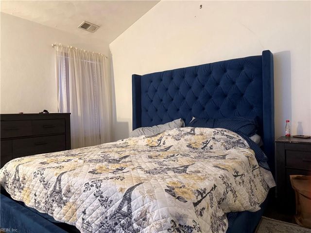 1804 Mizzen LN, Virginia Beach, VA 23454