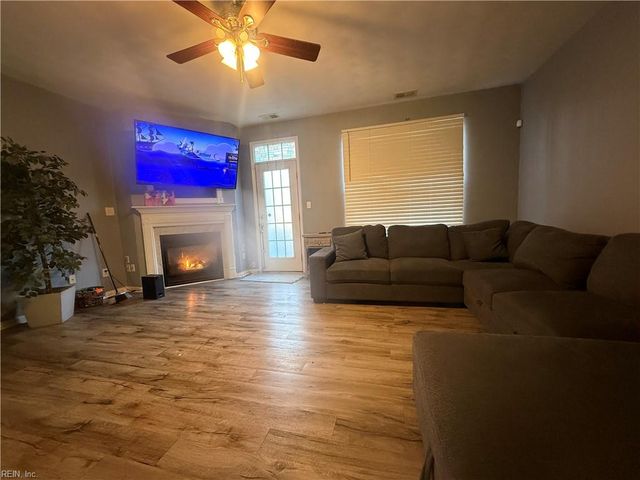 1804 Mizzen LN, Virginia Beach, VA 23454