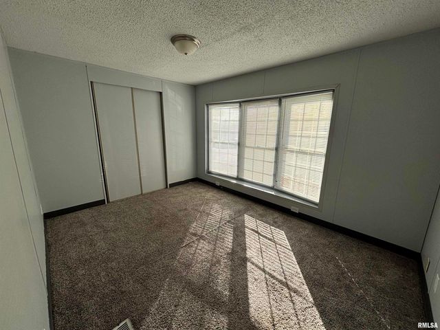 126 Delta Dawn Drive, Springfield, IL 62707