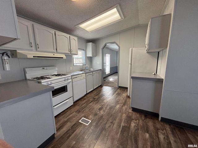 126 Delta Dawn Drive, Springfield, IL 62707