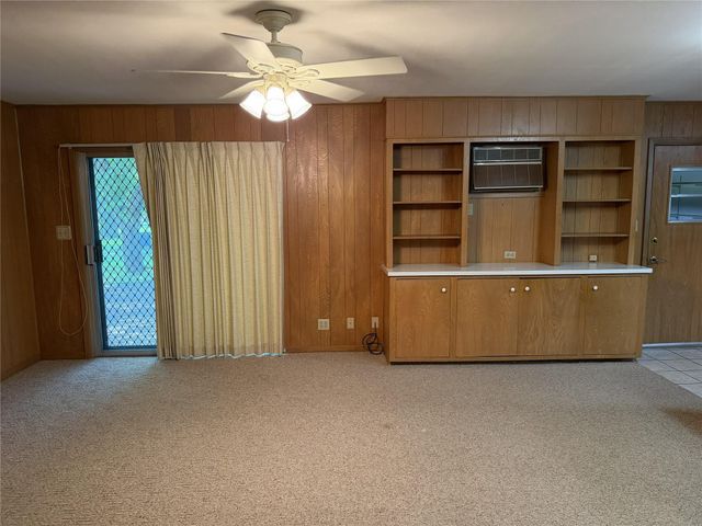 701 Herder Avenue, Schulenburg, TX 78956