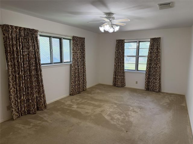 701 Herder Avenue, Schulenburg, TX 78956