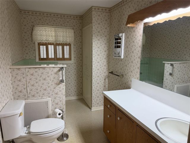 701 Herder Avenue, Schulenburg, TX 78956