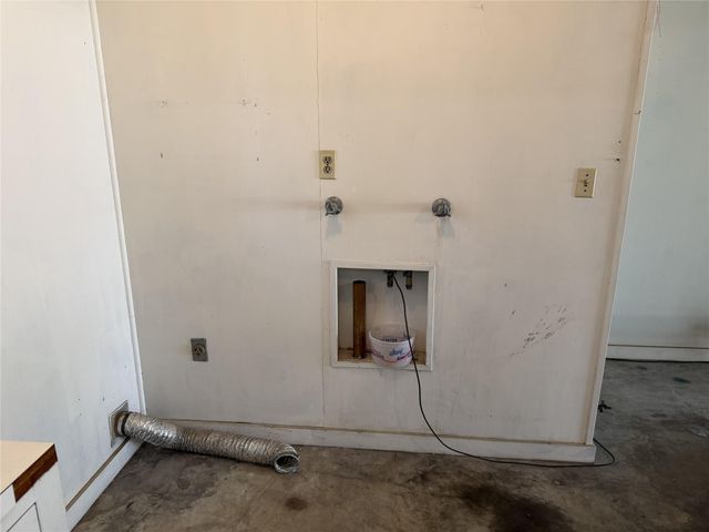 701 Herder Avenue, Schulenburg, TX 78956