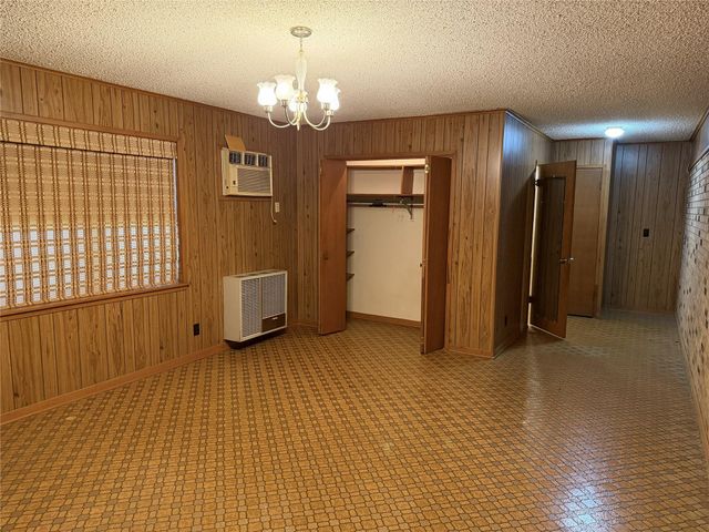 701 Herder Avenue, Schulenburg, TX 78956