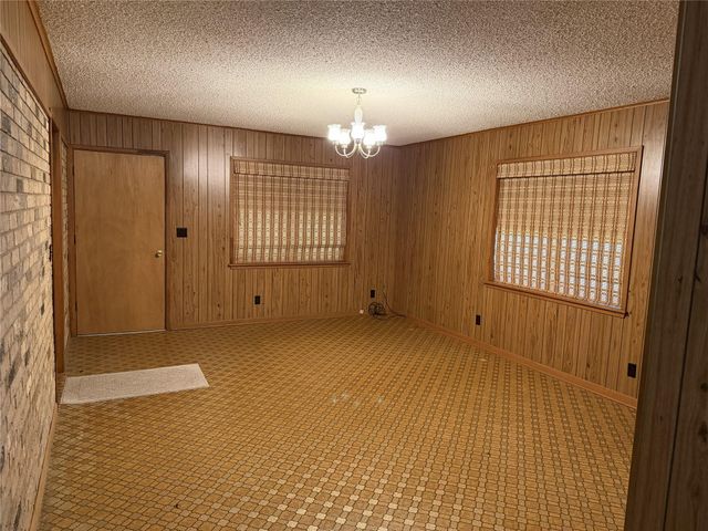 701 Herder Avenue, Schulenburg, TX 78956