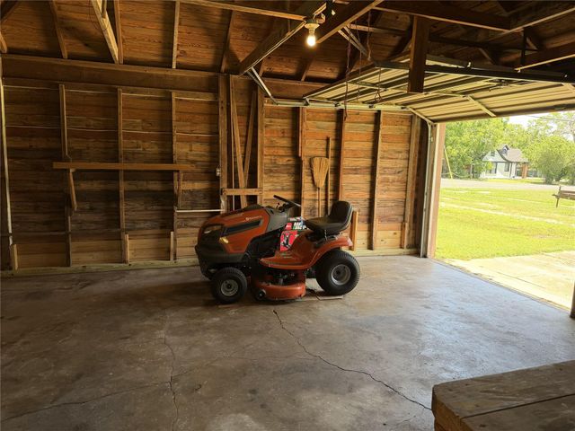 701 Herder Avenue, Schulenburg, TX 78956