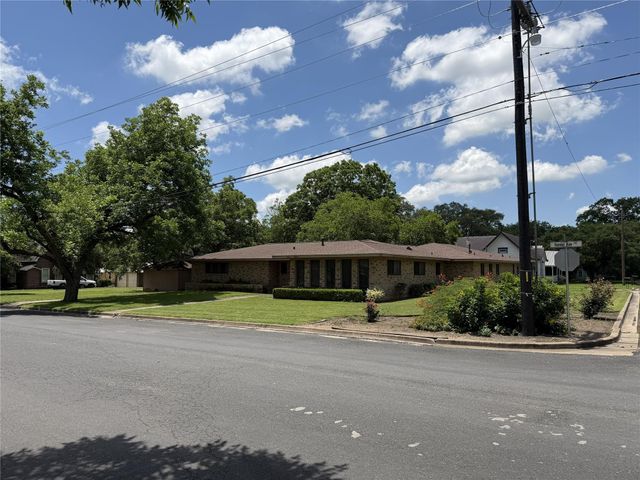 701 Herder Avenue, Schulenburg, TX 78956