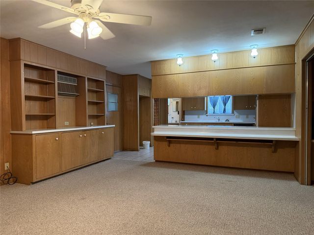 701 Herder Avenue, Schulenburg, TX 78956