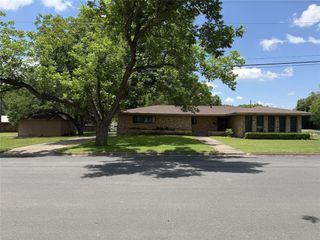 701 Herder Avenue, Schulenburg, TX 78956