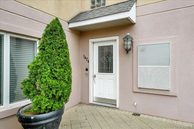 1424 Outlook Avenue 3, Bronx, NY 10465