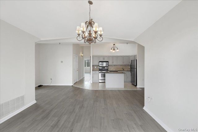 1424 Outlook Avenue 3, Bronx, NY 10465