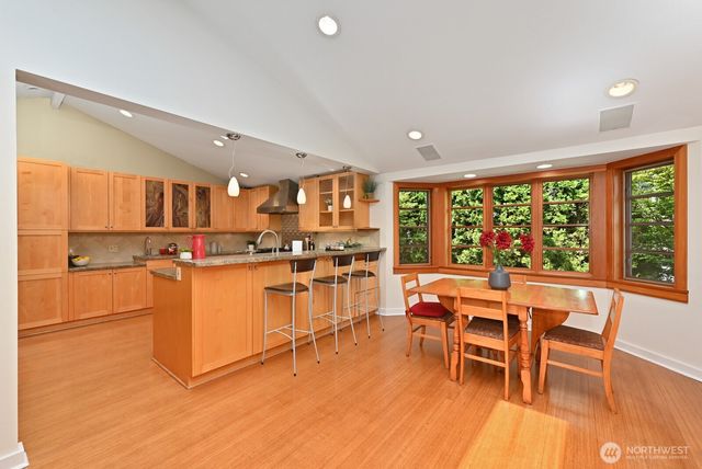 17236 NE 6th Place, Bellevue, WA 98008