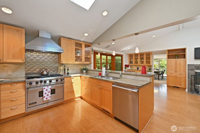17236 NE 6th Place, Bellevue, WA 98008