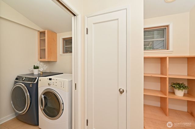 17236 NE 6th Place, Bellevue, WA 98008