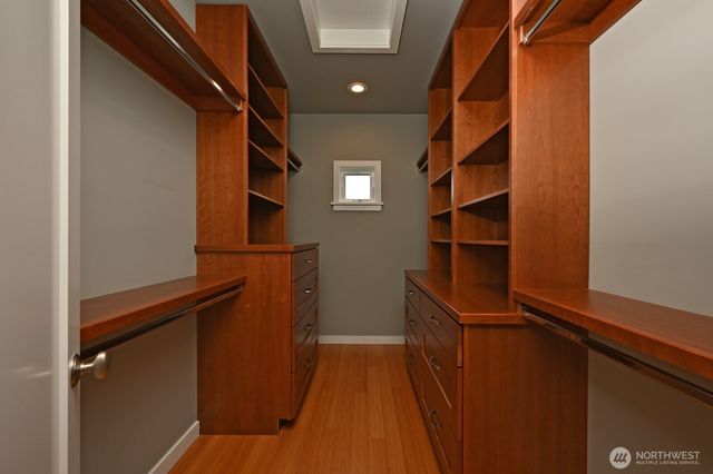 17236 NE 6th Place, Bellevue, WA 98008