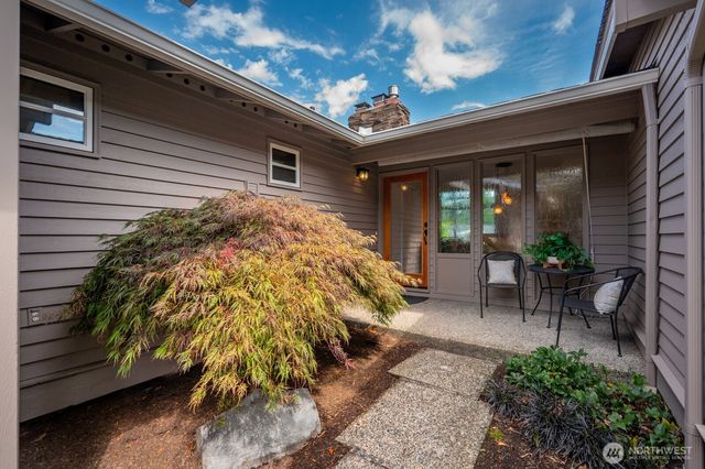 17236 NE 6th Place, Bellevue, WA 98008