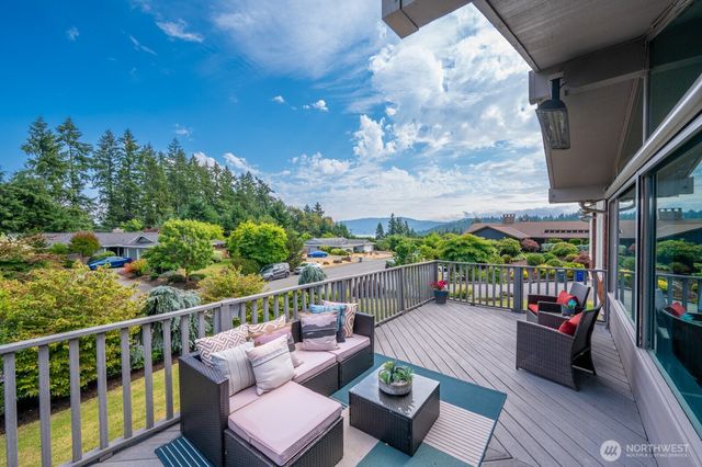 17236 NE 6th Place, Bellevue, WA 98008