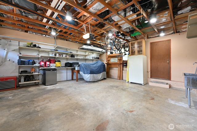 17236 NE 6th Place, Bellevue, WA 98008
