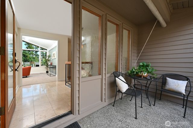 17236 NE 6th Place, Bellevue, WA 98008