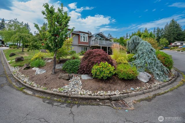 17236 NE 6th Place, Bellevue, WA 98008
