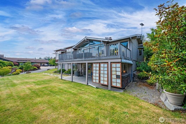 17236 NE 6th Place, Bellevue, WA 98008