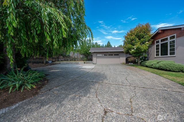 17236 NE 6th Place, Bellevue, WA 98008