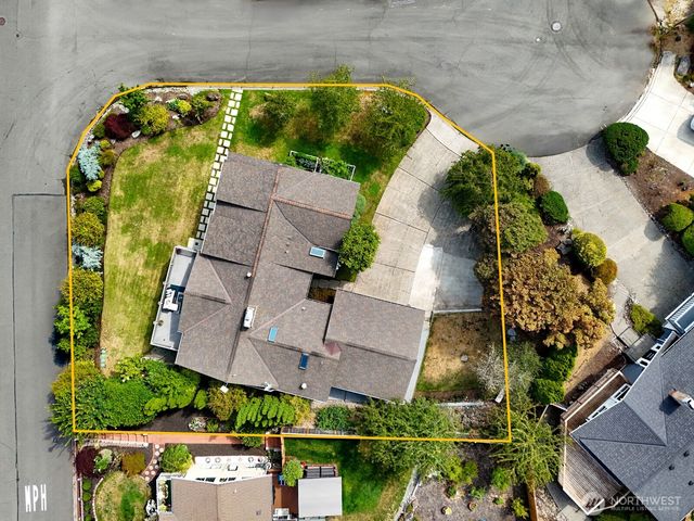 17236 NE 6th Place, Bellevue, WA 98008
