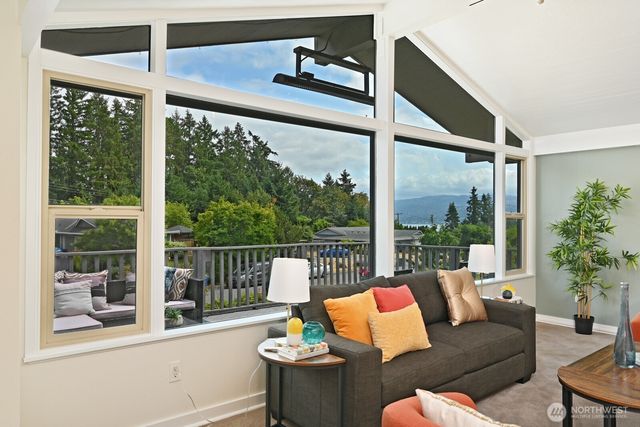17236 NE 6th Place, Bellevue, WA 98008