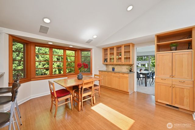 17236 NE 6th Place, Bellevue, WA 98008
